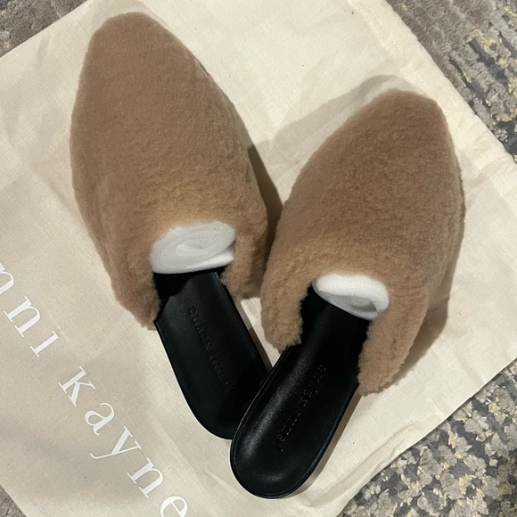 Jenni Kayne Shearling Slippers - Picture 5 of 6